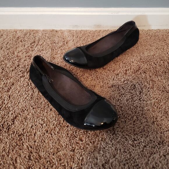 Vionic Tiegan Suede Ballet Flats Cap Toe Black Orthopedic Comfort Shoe 8.5 - Picture 1 of 8